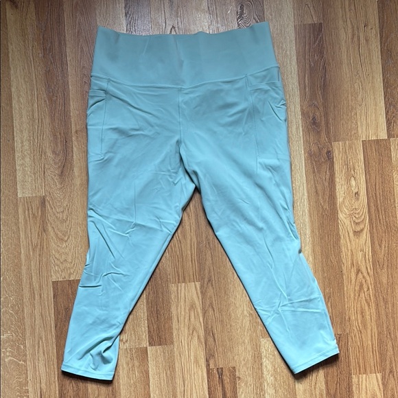 Athleta Pants - Athleta Salutation Pocket Leggings